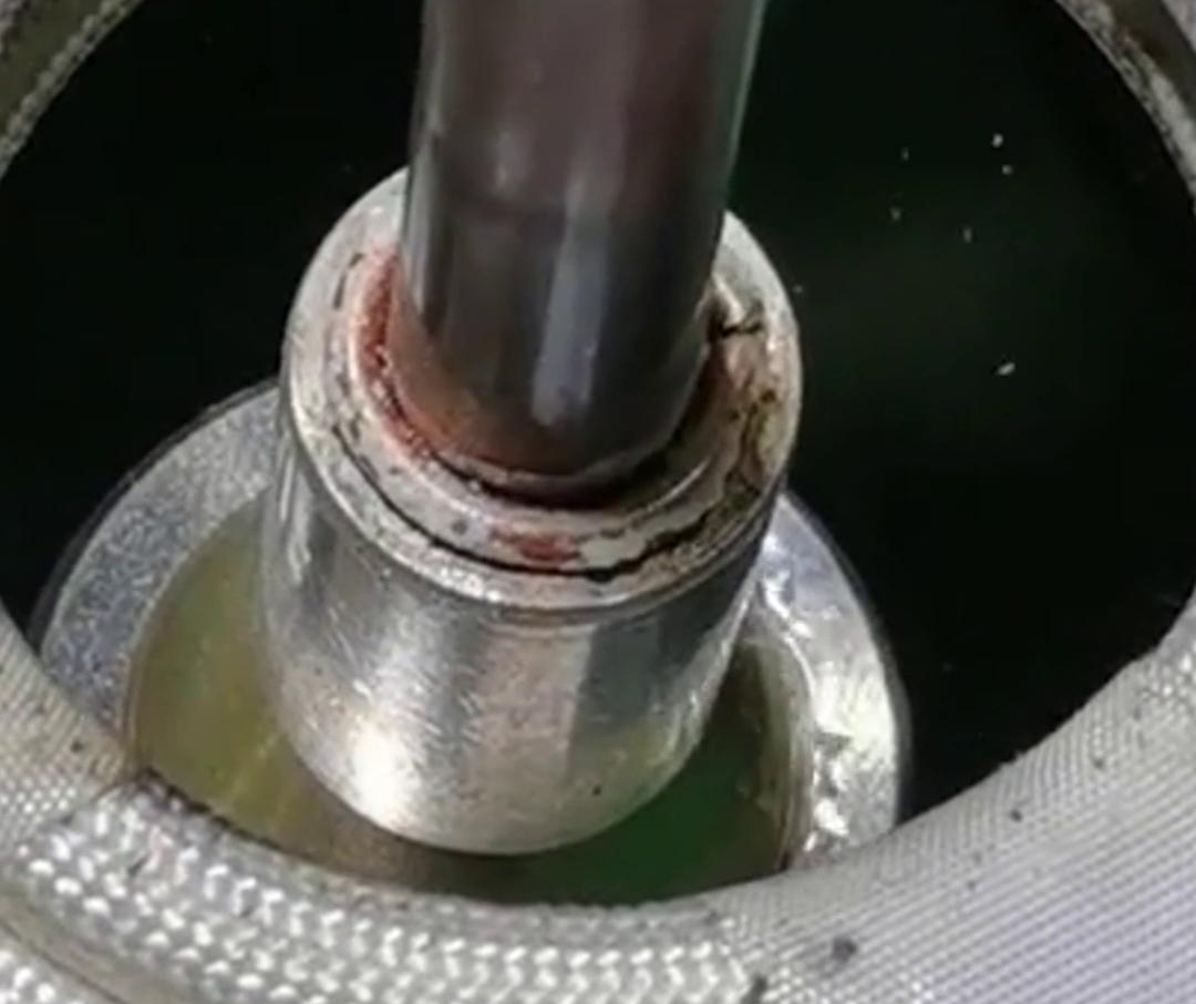 高頻機(jī)焊接銅鋁管是一種有效的焊接方法，但要注意工藝規(guī)范和焊接技巧