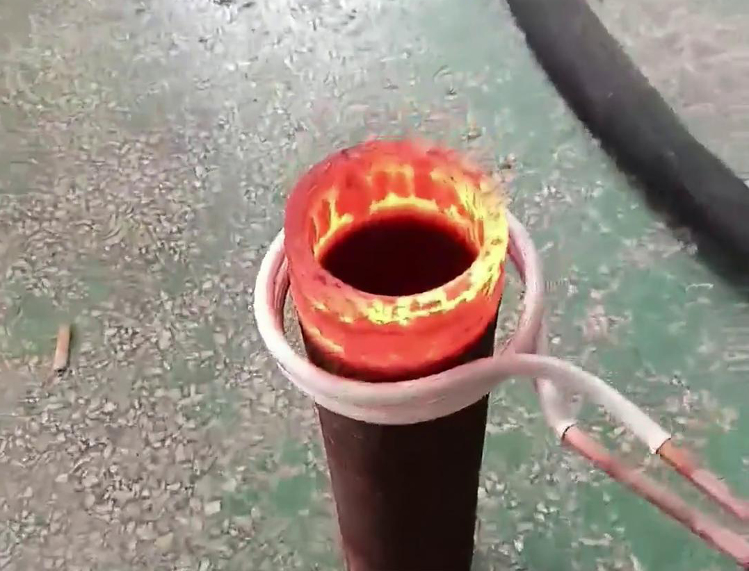 手持式高頻加熱機(jī)，輕便靈活，操作簡(jiǎn)便